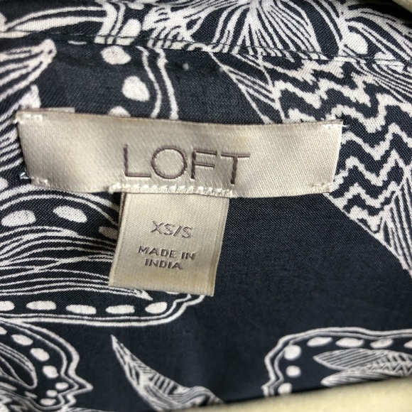 Loft Floral Print Shawl Size XS/S - Oversized Charcoal colored - Picture 3 of 9
